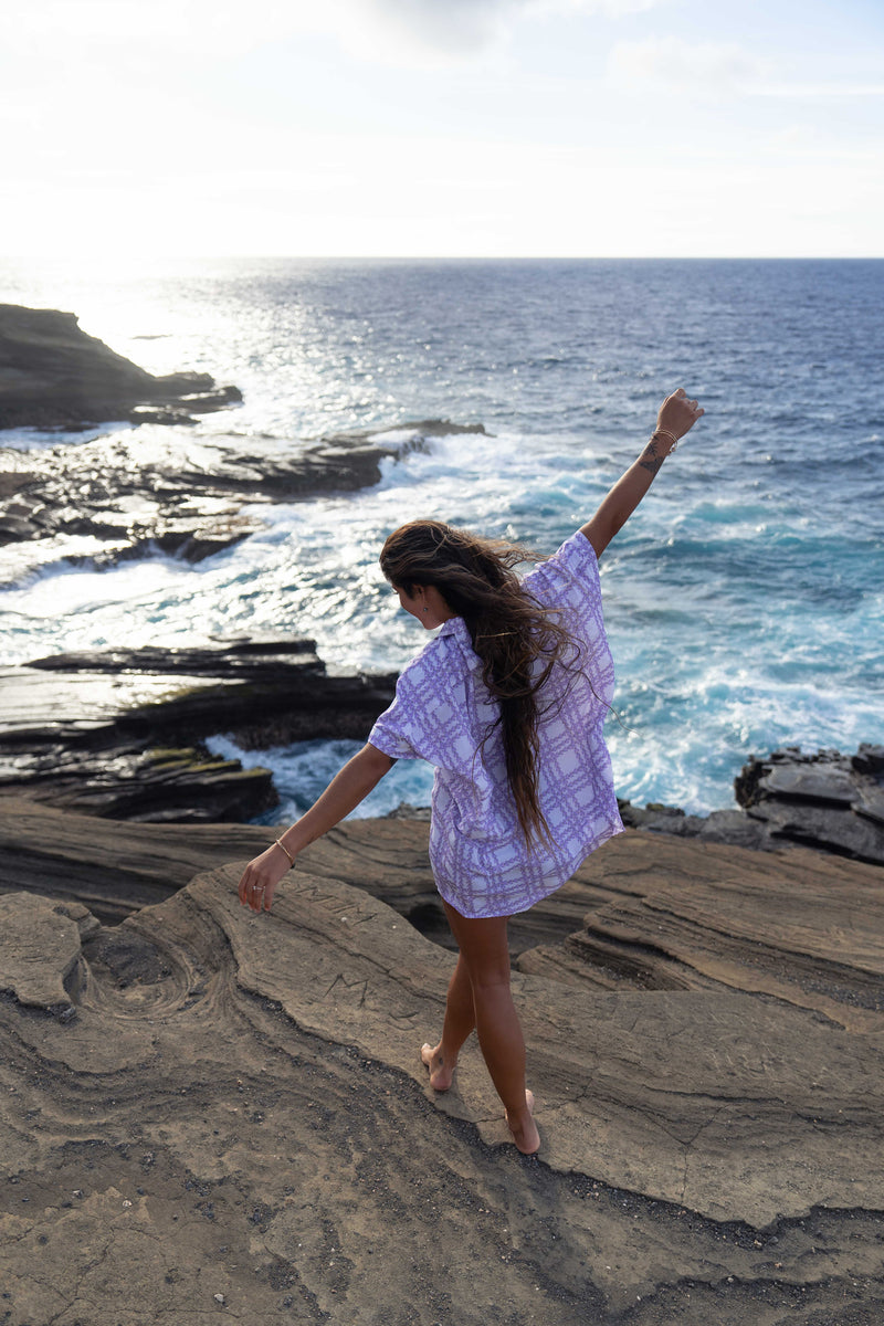 Women’s Oversized Shirt in Pua Kalaunu