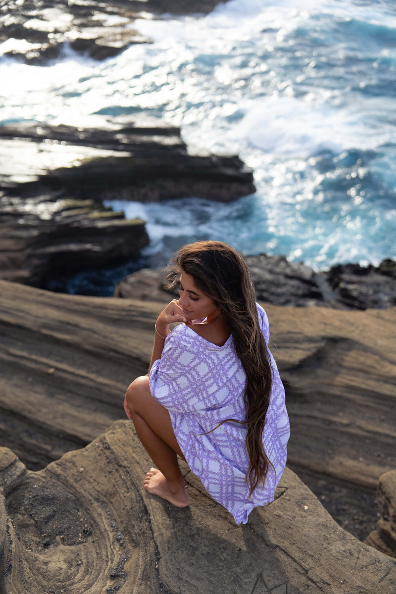 Women’s Oversized Shirt in Pua Kalaunu
