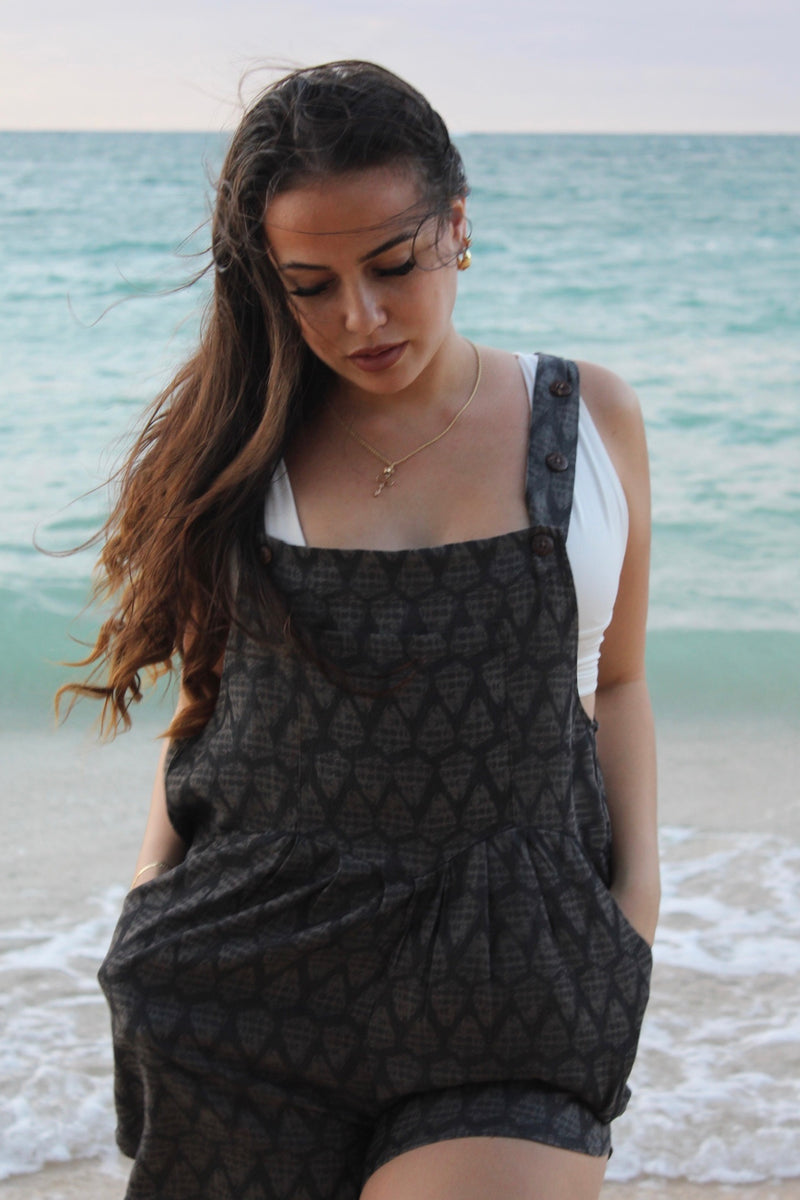 Women’s Shortie overalls in Vintage Waiehu