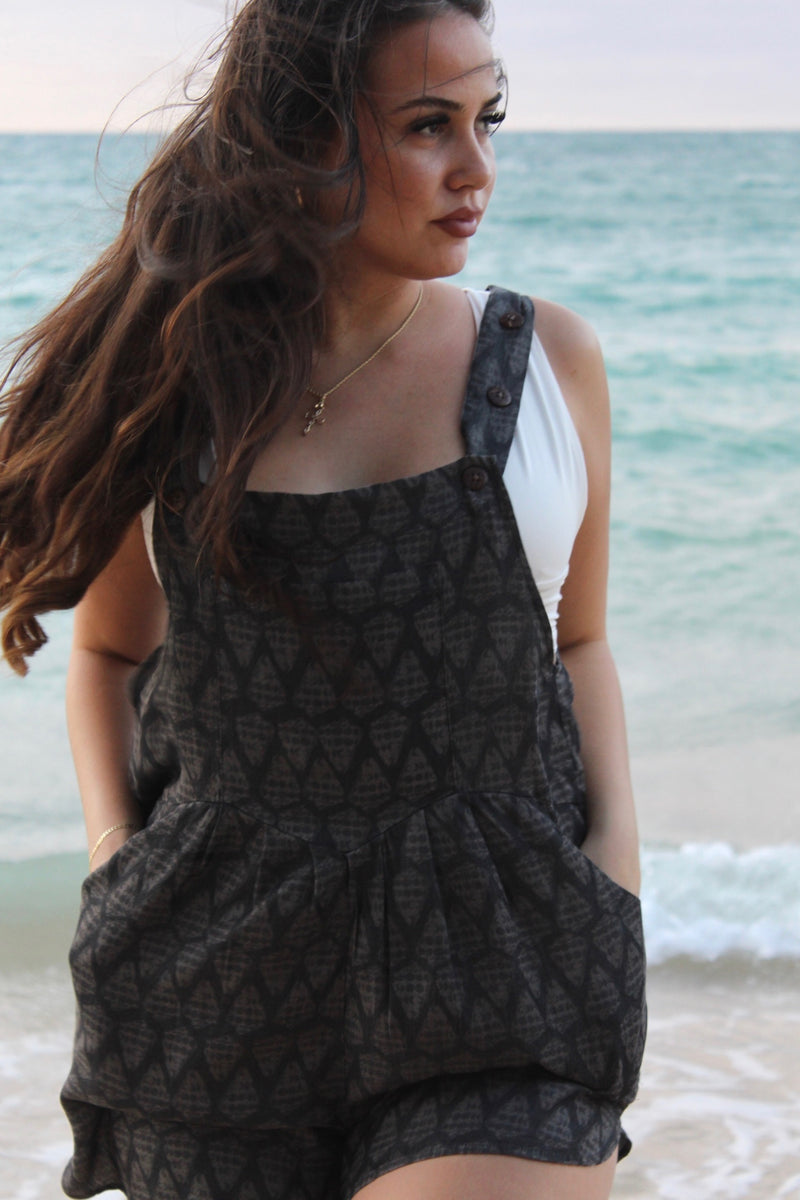 Women’s Shortie overalls in Vintage Waiehu