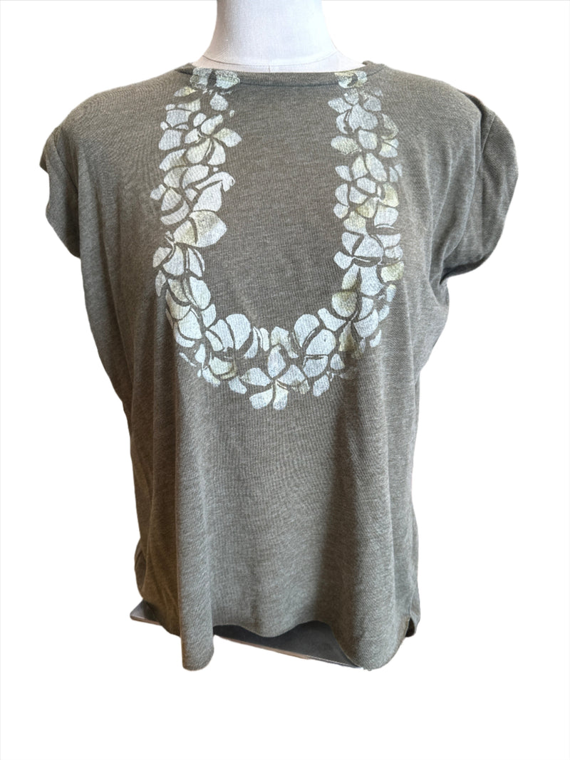 Lei Women’s Flowy Tee in Moss