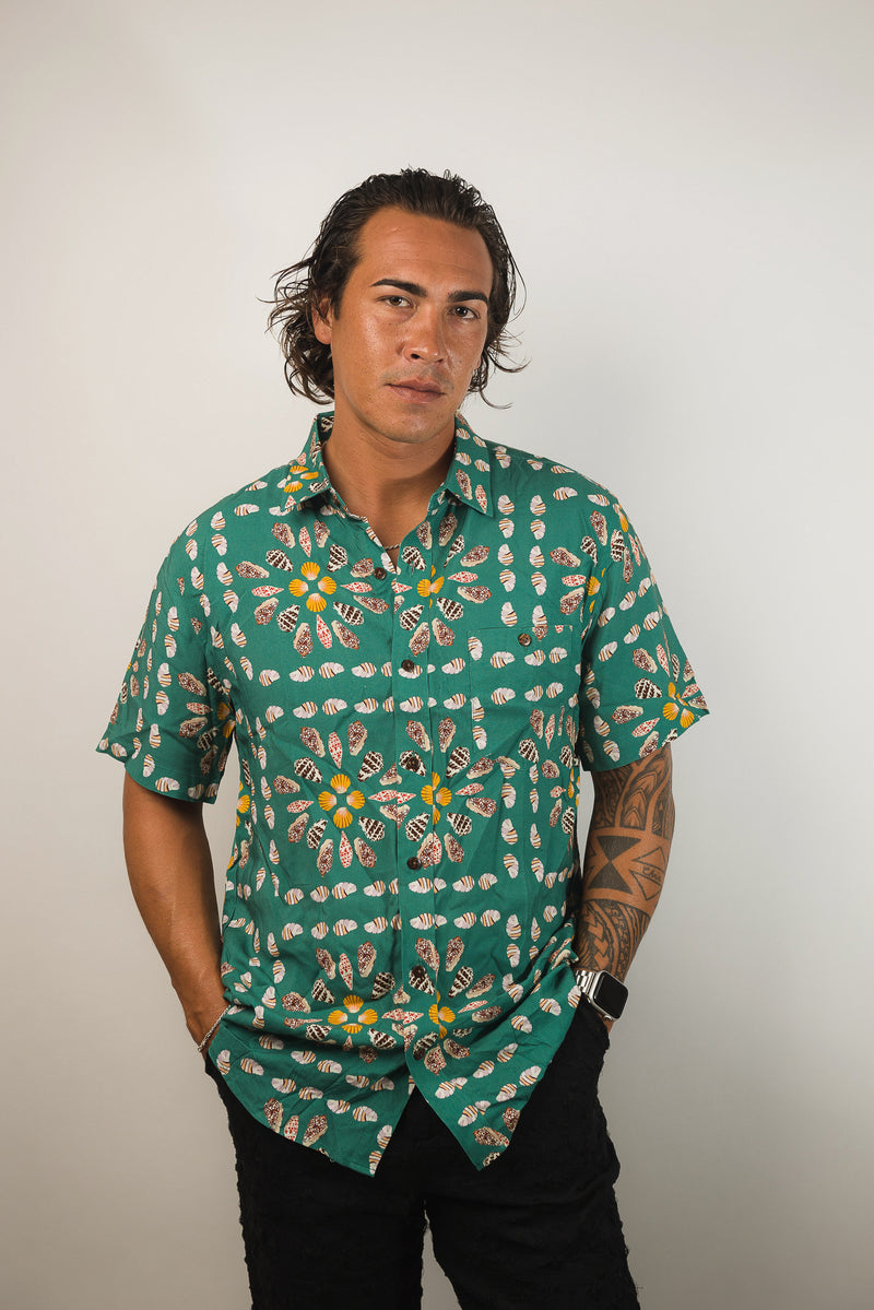 Mens Aloha Tee in Shell Quilt
