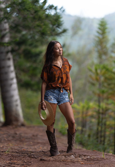 Womens Aloha Tee in Pua Power