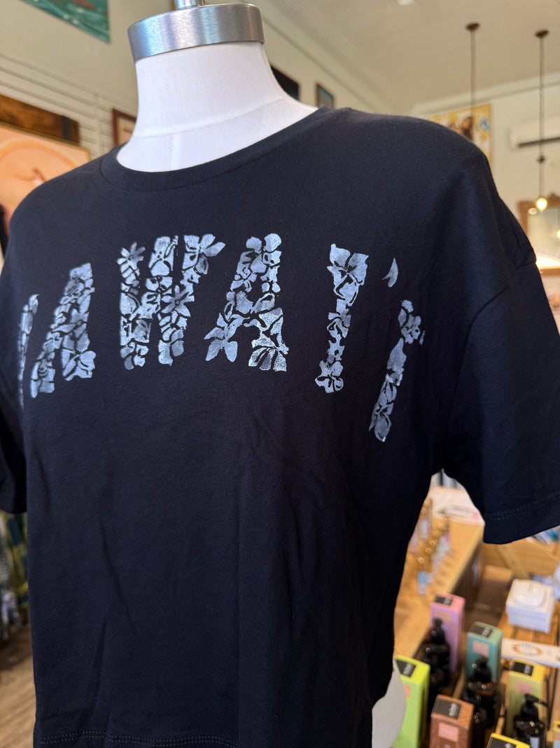 Womenʻs Cropped Tee in Pua Hawaii