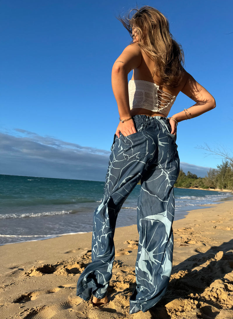 Women’s Pants in Kalo Blues